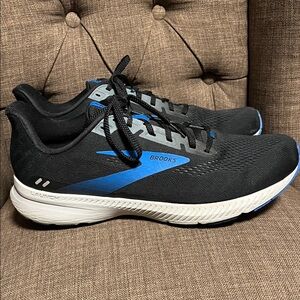 Brooks Launch 8 Black and Blue Athletic Shoes men's 12